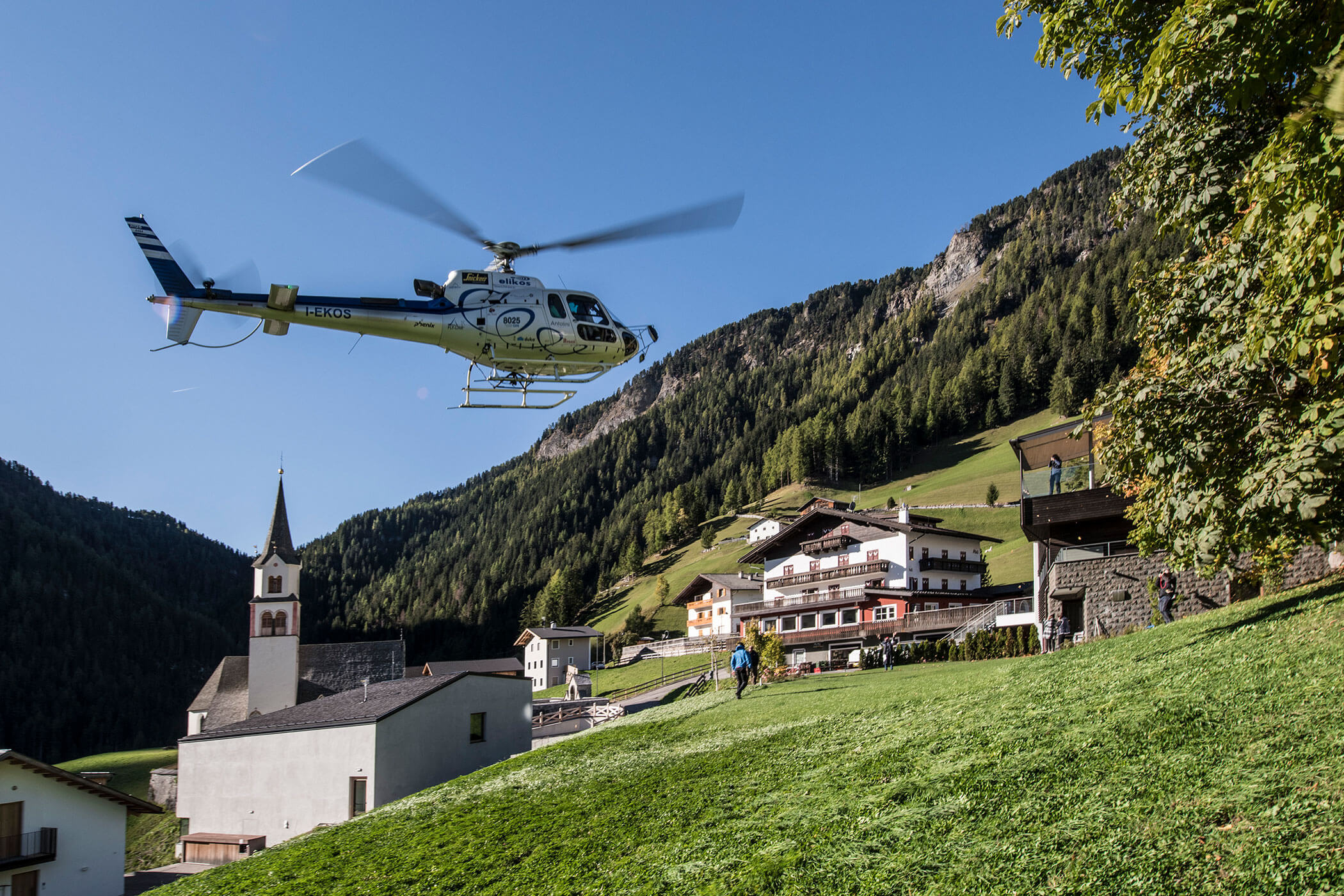 Helicopter - Hotel Platz